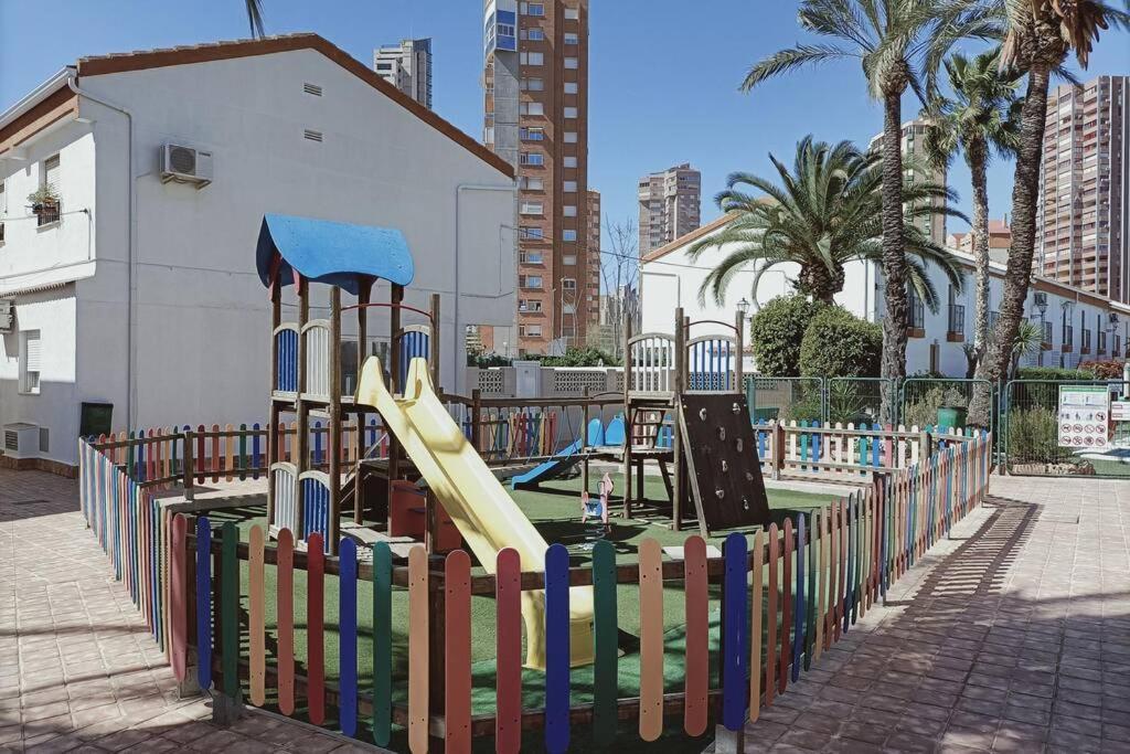 2 Bedroom Townhouse In Beautiful Gated Complex Benidorm Exterior foto