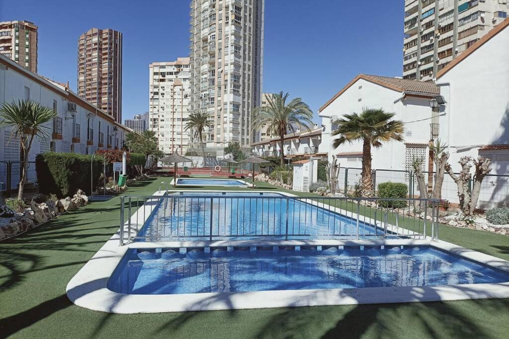 2 Bedroom Townhouse In Beautiful Gated Complex Benidorm Exterior foto