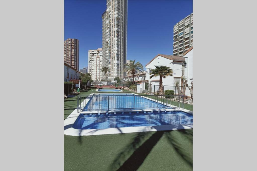 2 Bedroom Townhouse In Beautiful Gated Complex Benidorm Exterior foto